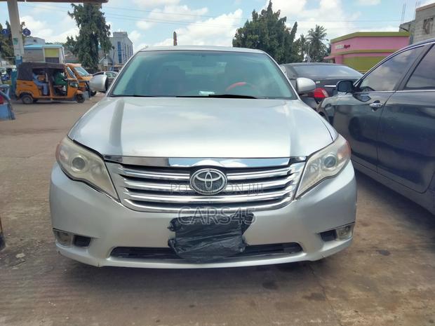 Toyota Avalon 2011 Silver