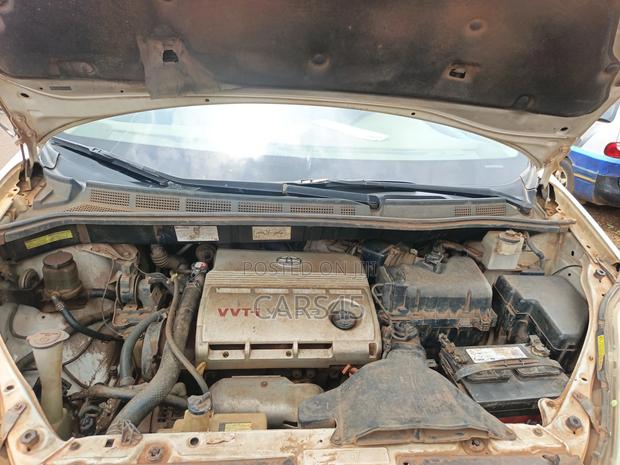 Toyota Sienna 2006 White