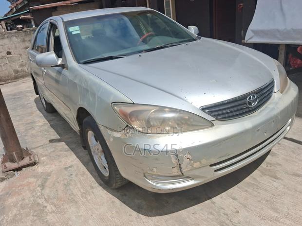 Toyota Camry 2004 Silver