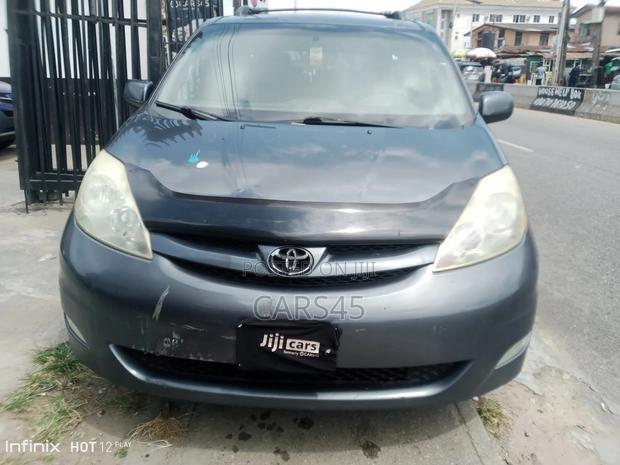 Toyota Sienna 2006 Gray