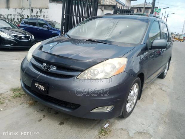 Toyota Sienna 2006 Gray
