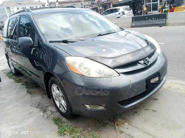 Toyota Sienna 2006 Gray