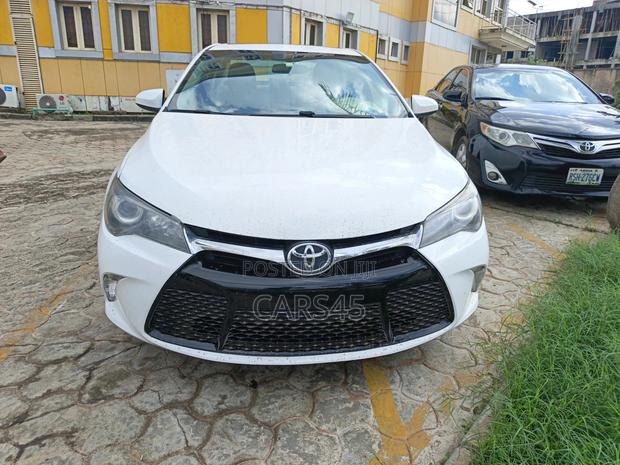 Toyota Camry 2017 White