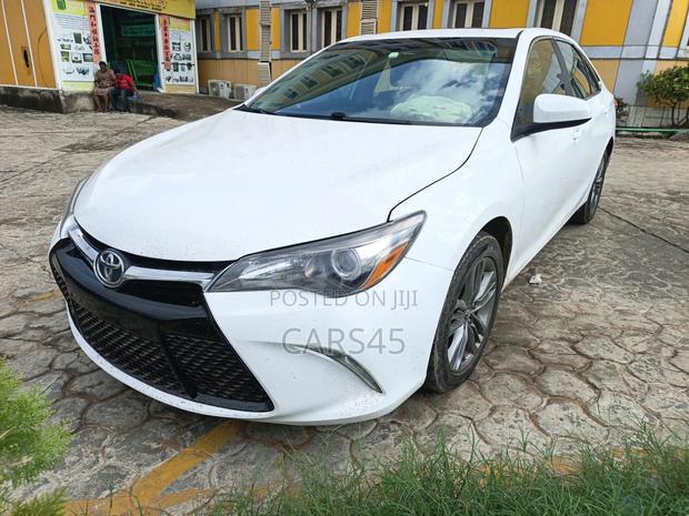 Toyota Camry 2017 White