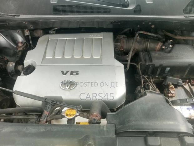 Toyota Highlander SE 2011 Gray