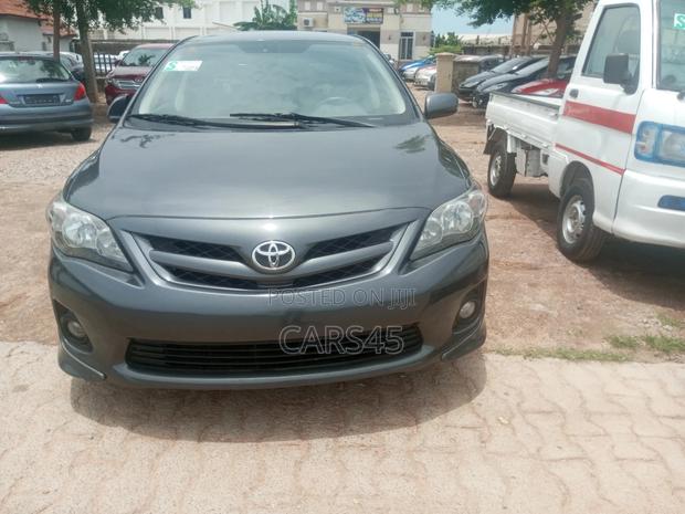 Toyota Corolla 2011 Gray
