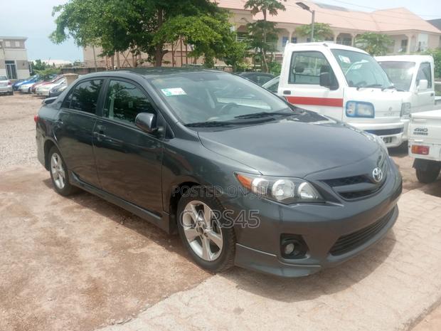 Toyota Corolla 2011 Gray