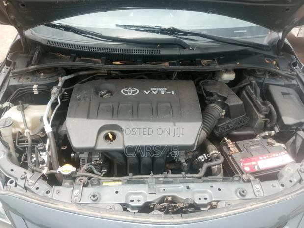 Toyota Corolla 2011 Gray