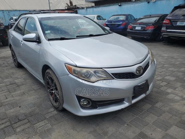 Toyota Camry 2013 Silver