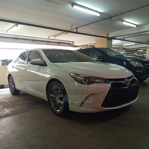Toyota Camry 2017 White