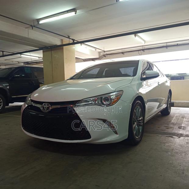 Toyota Camry 2017 White
