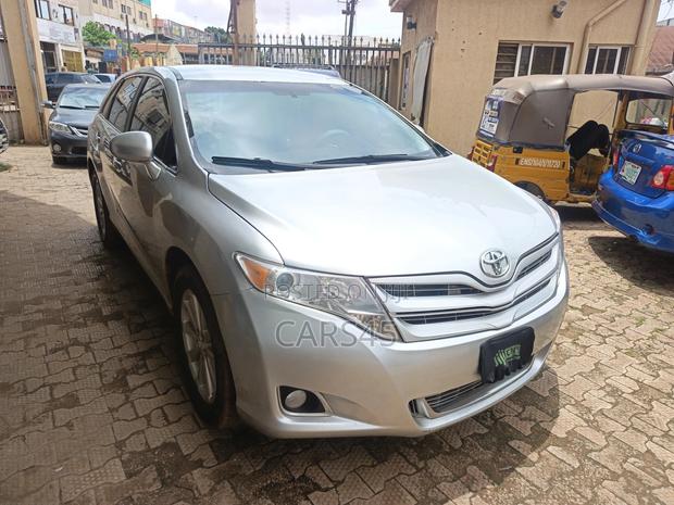 Toyota Venza 2011 Silver