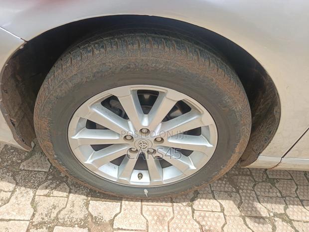 Toyota Venza 2011 Silver