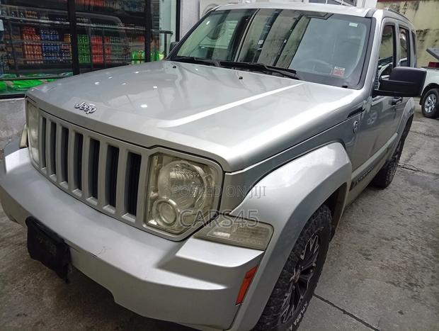 Jeep Liberty 2012 Silver