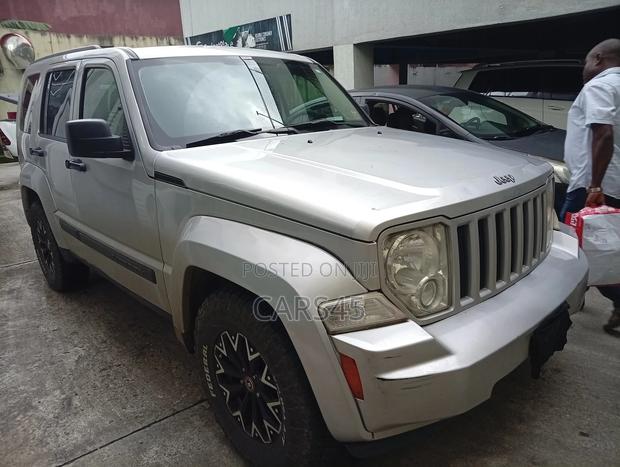 Jeep Liberty 2012 Silver