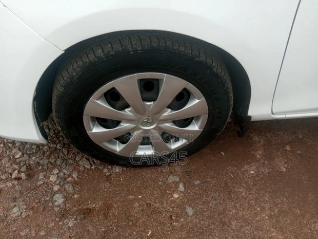 Toyota Yaris 2012 White