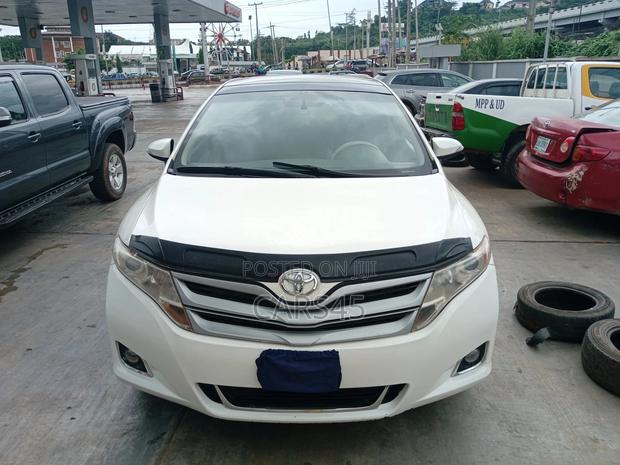 Toyota Venza 2011 White