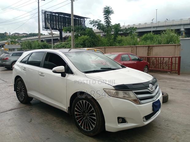 Toyota Venza 2011 White