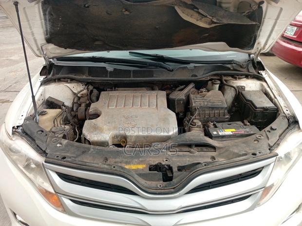 Toyota Venza 2011 White