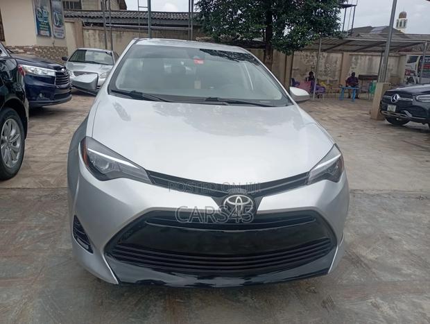 Toyota Corolla 2018 Silver