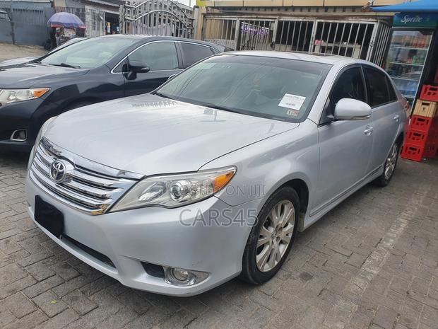 Toyota Avalon 2011 Silver