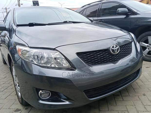 Toyota Corolla 2010 Gray
