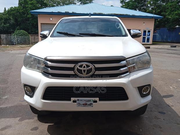 Toyota Hilux 2016 Off white