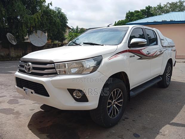 Toyota Hilux 2016 Off white
