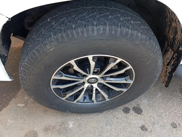 Toyota Hilux 2016 Off white