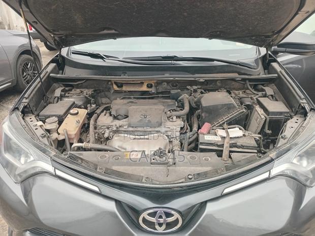Toyota RAV4 2017 Gray