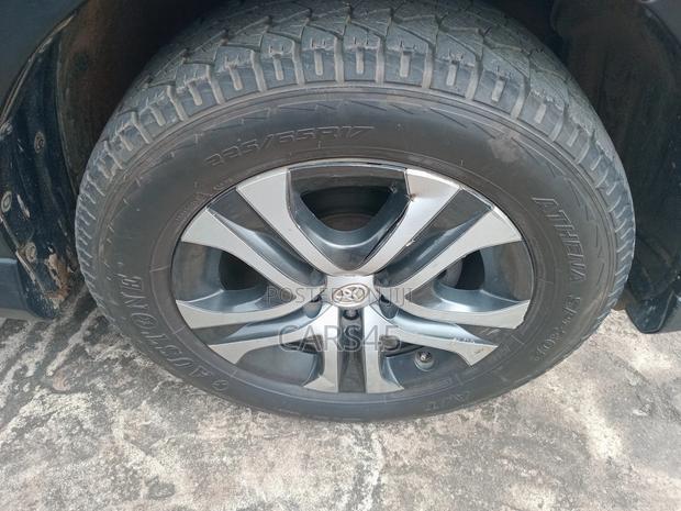 Toyota RAV4 2017 Gray
