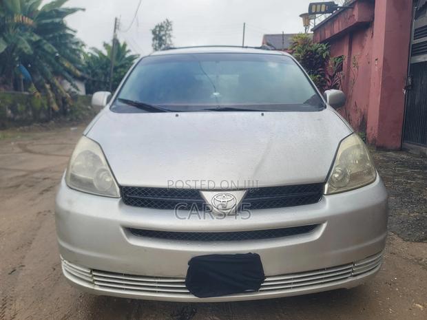 Toyota Sienna 2005 Gold