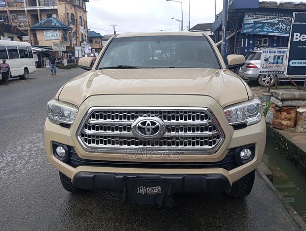 Toyota Tacoma 2015 Gray