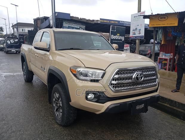 Toyota Tacoma 2015 Gray
