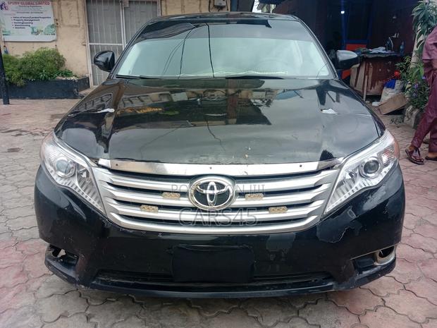 Toyota Avalon 2012 Black