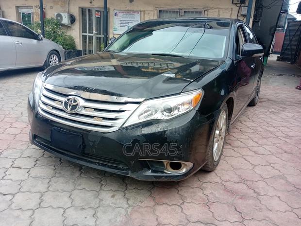 Toyota Avalon 2012 Black