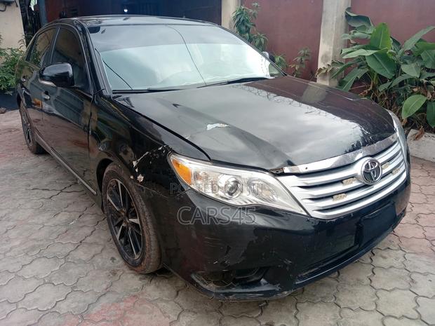 Toyota Avalon 2012 Black