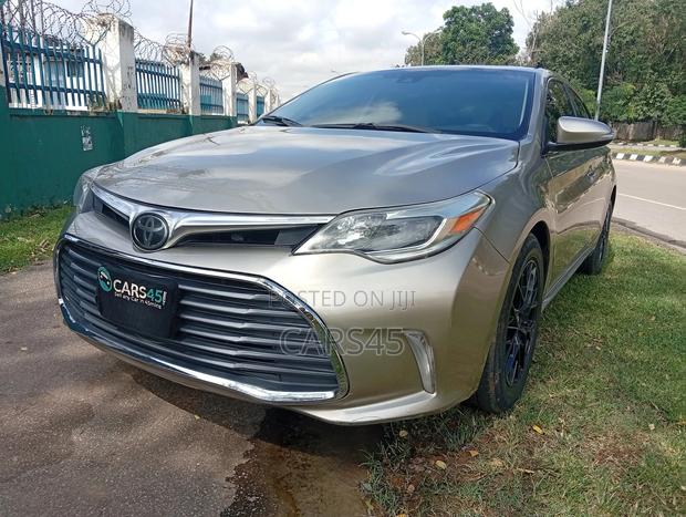 Toyota Avalon 2018 Gold