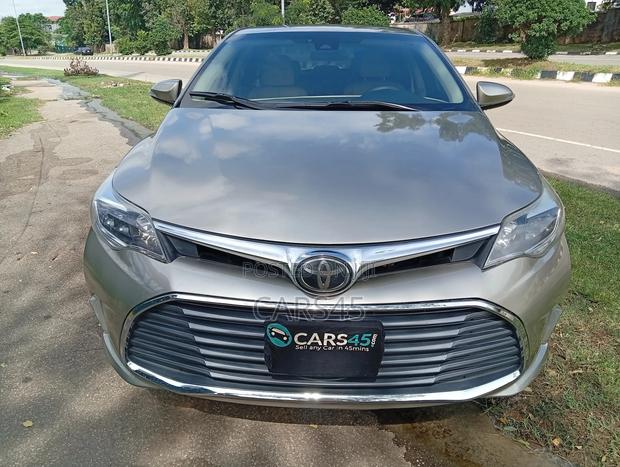 Toyota Avalon 2018 Gold
