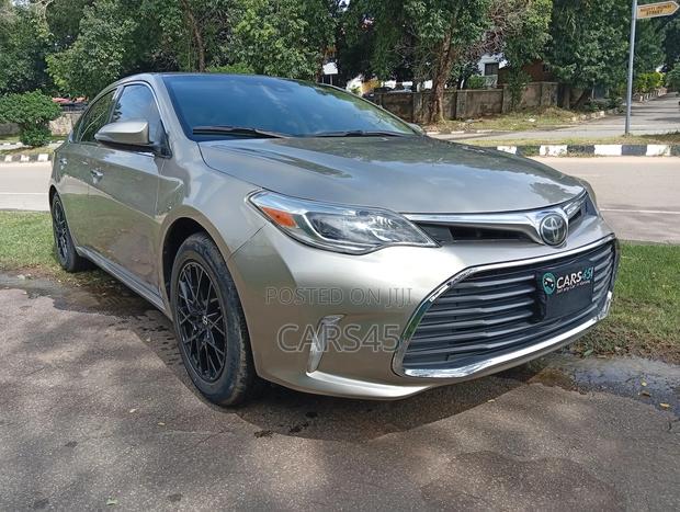 Toyota Avalon 2018 Gold