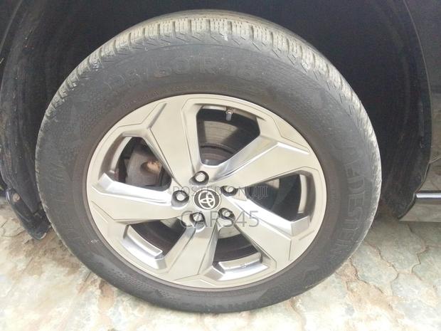 Toyota RAV4 2021 Black