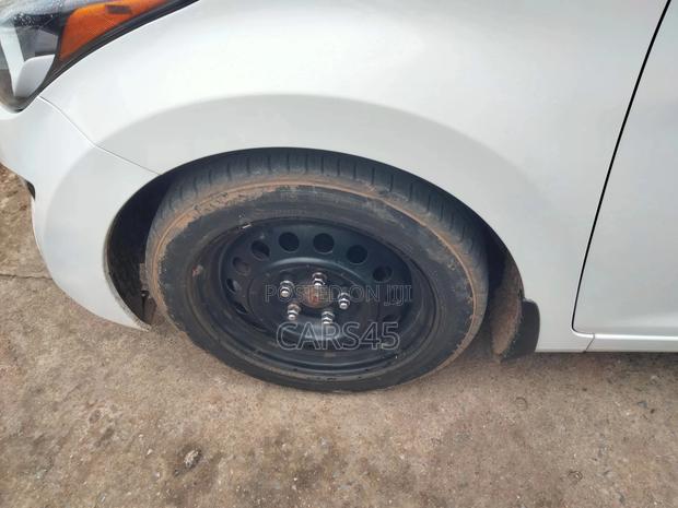 Hyundai Elantra 2016 White