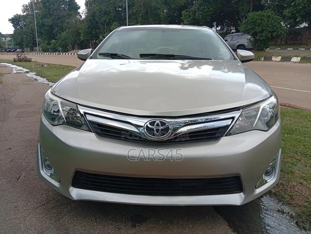 Toyota Camry 2014 Gray