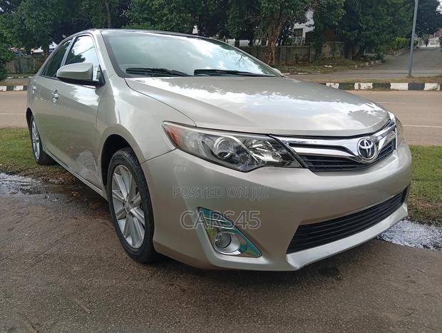 Toyota Camry 2014 Gray