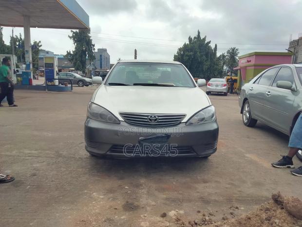 Toyota Camry 2003 Silver