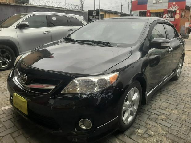 Toyota Corolla 2009 Black