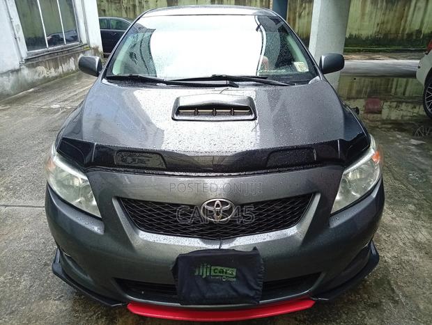 Toyota Corolla 2010 Gray
