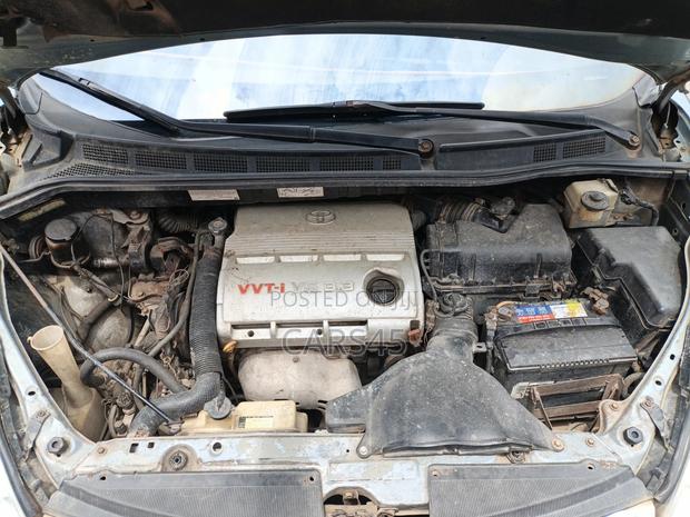 Toyota Sienna 2004 Blue
