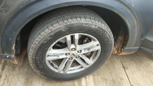 Ford Explorer XLT 2021 Gray