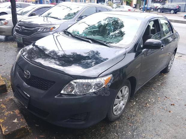Toyota Corolla 2009 Black